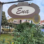 Gasthuis Ena 3*