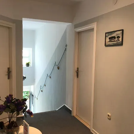 Ena Pensión 3*
